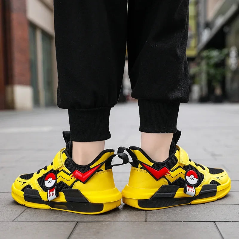 Zapatillas Pikachu para niños, compactas y fáciles de llevar.