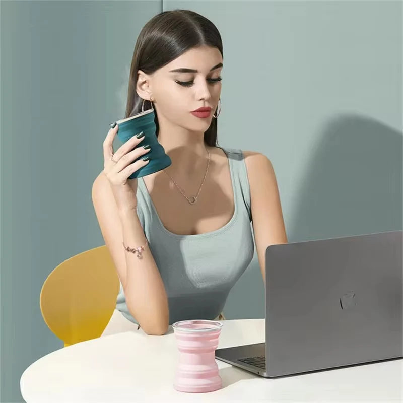 Sip Anywhere, Pack Everywhere – The Ultimate Space-Saving Travel Mug!