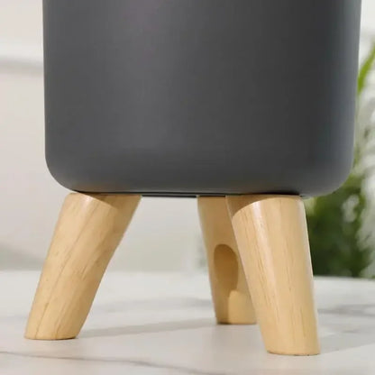Maceta y soporte LeafLift™: la elegancia moderna se une a la practicidad de la plantación